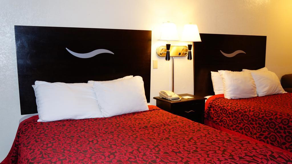 Days Inn Kansas City-Worlds Of Fun חדר תמונה