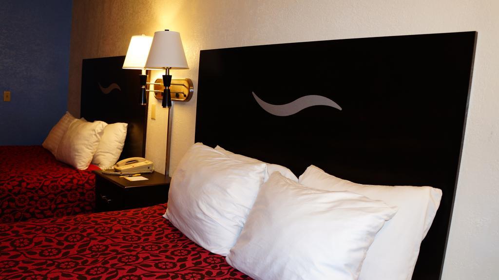 Days Inn Kansas City-Worlds Of Fun חדר תמונה