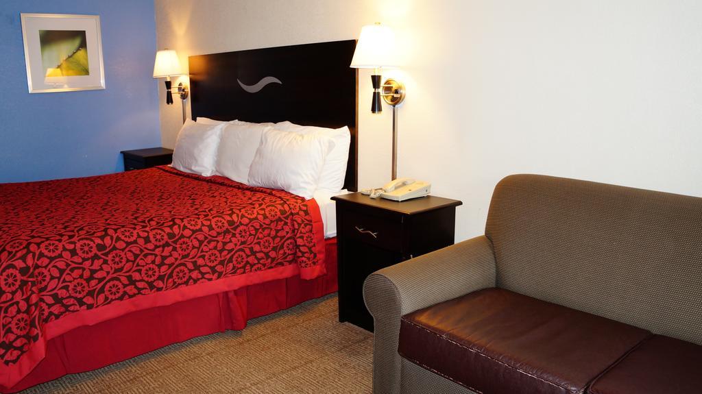Days Inn Kansas City-Worlds Of Fun חדר תמונה