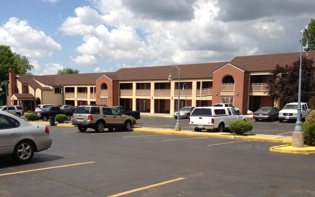Days Inn Kansas City-Worlds Of Fun מראה חיצוני תמונה